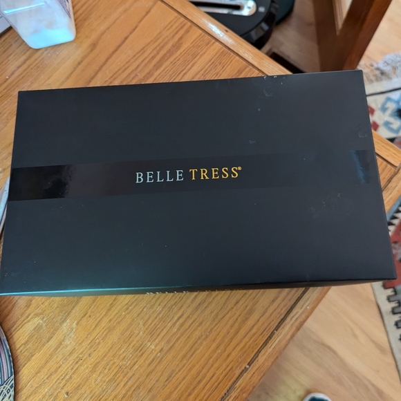 WIG brand new never worn. - Picture 4 of 4